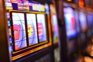 06 2d platform features including live casino and sportsbook sections